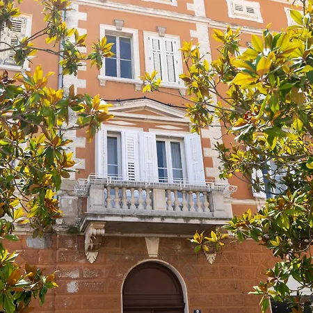 Апартаменты Romeo And Juliet With Balcony And Sea View Пореч