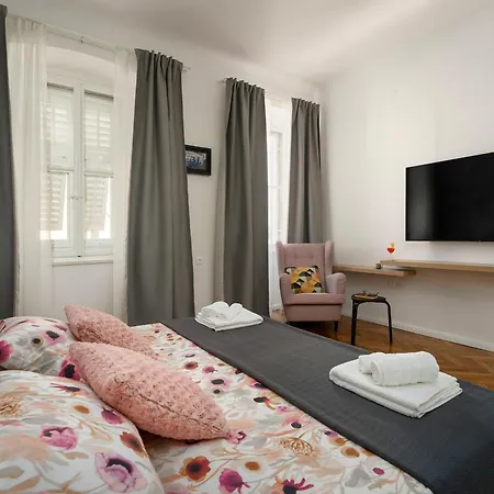 Apartman Romeo And Juliet With Balcony And Sea View